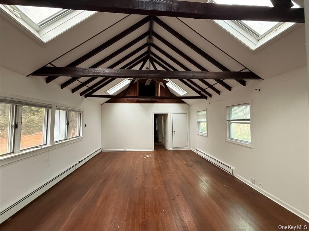 Empty room, Interior, Wooden Beams, Wood Texture Flooring