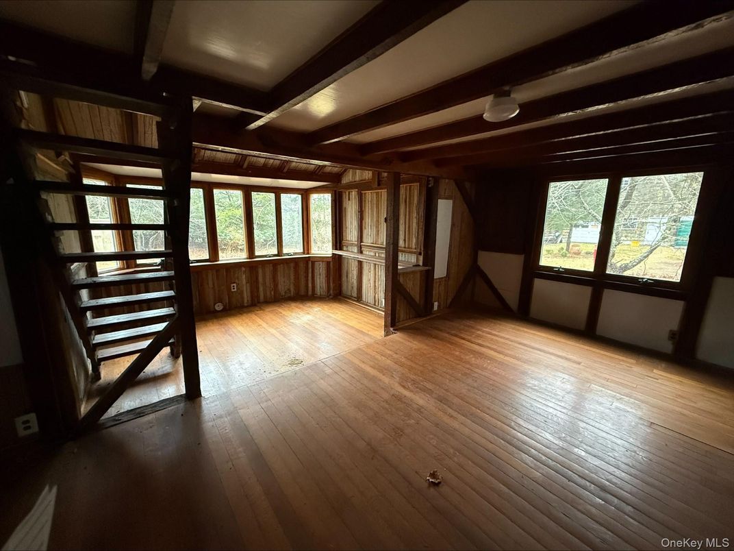 Empty room, Interior, Wooden Beams, Wood Texture Flooring