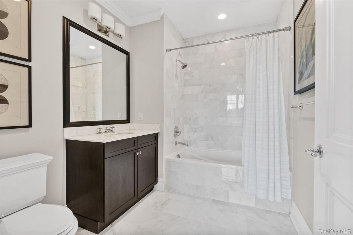 Bathroom, Interior, Marble, Marble Walls, Recessed Lighting