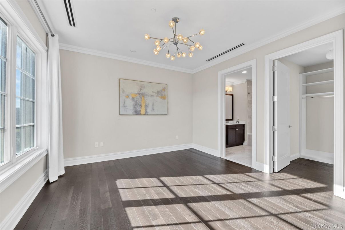 Empty room, Interior, Pendant Lights, Wood Texture Flooring