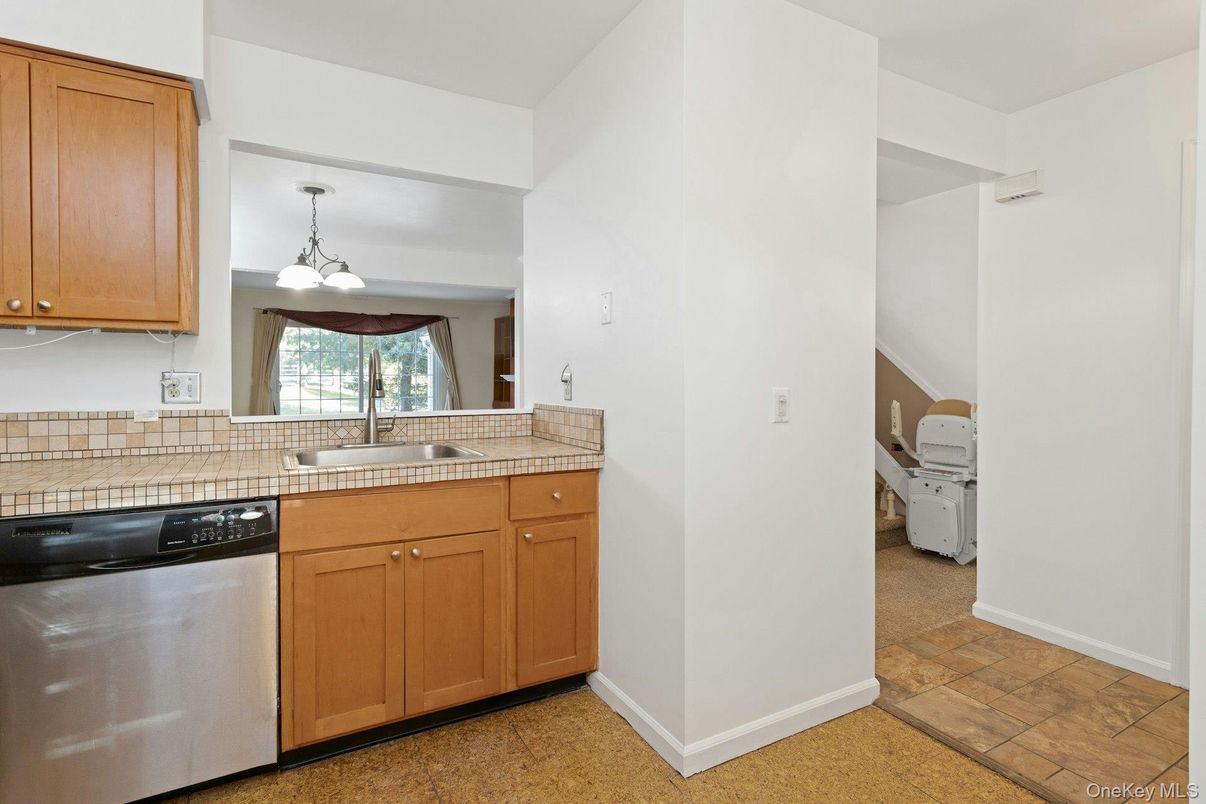 Interior, Kitchen, Pendant Lights, Tile Countertops