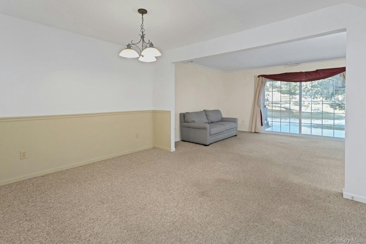 Chandelier, Empty room, Interior, Pendant Lights