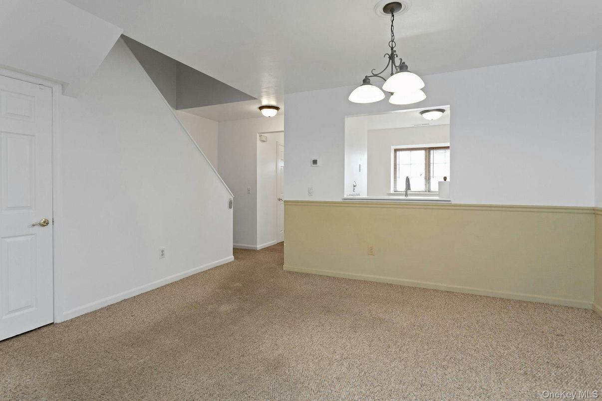 Empty room, Interior, Pendant Lights