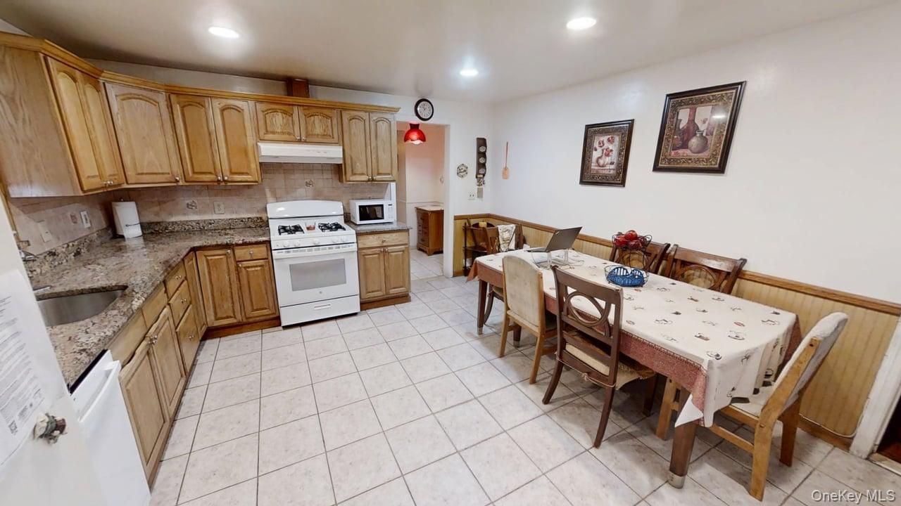 Dining room, Interior, Kitchen, Recessed Lighting