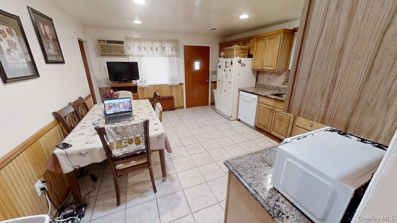 Dining room, Interior, Kitchen, Recessed Lighting