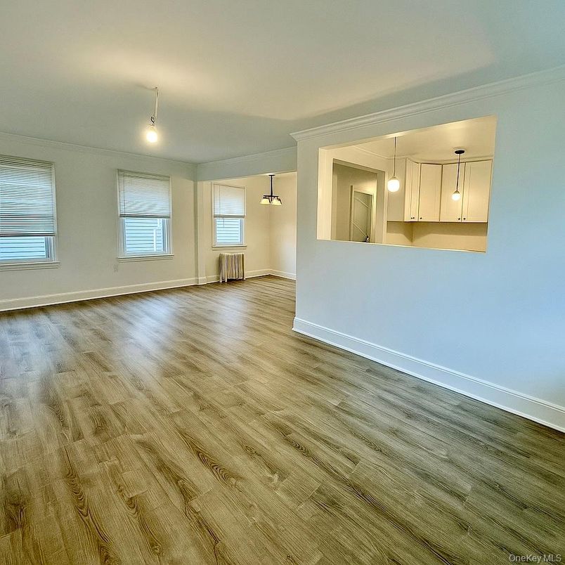 Empty room, Interior, Pendant Lights, Wood Texture Flooring