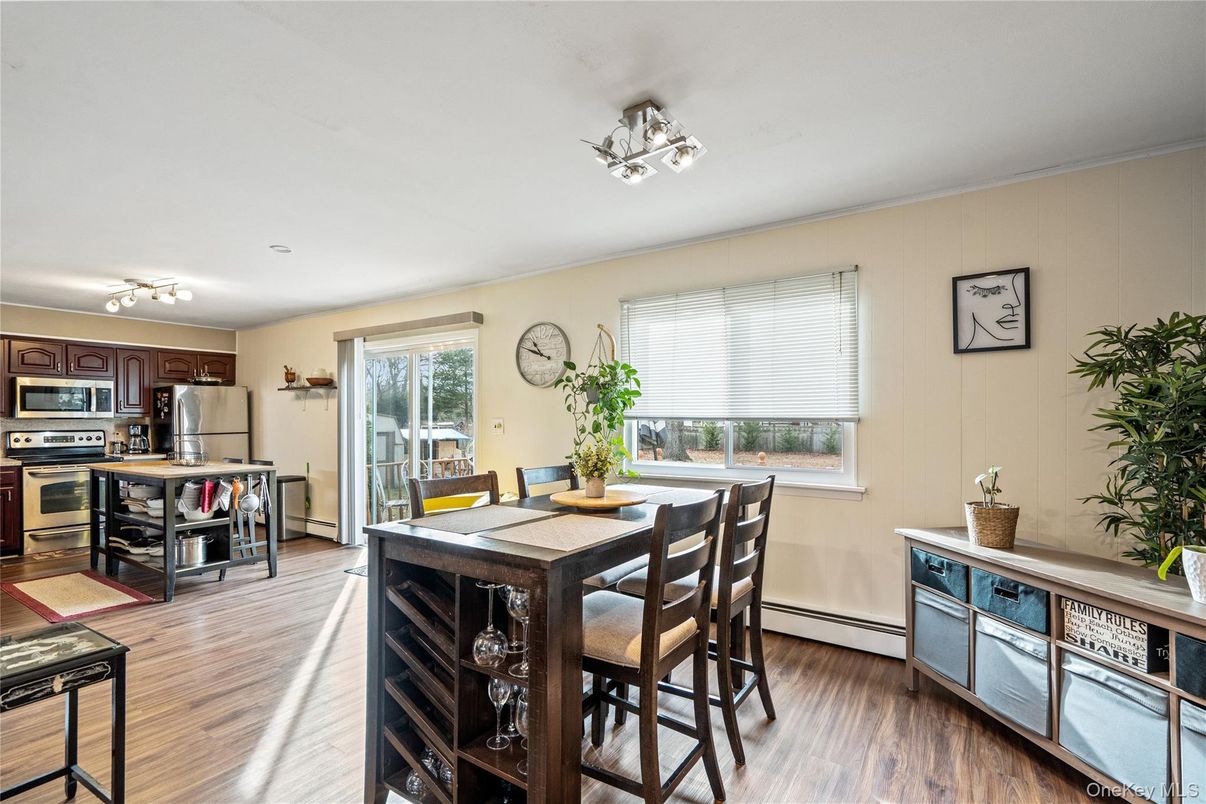 Dining room, Interior, Kitchen, Stainless Steel Appliances, Wood Texture Flooring