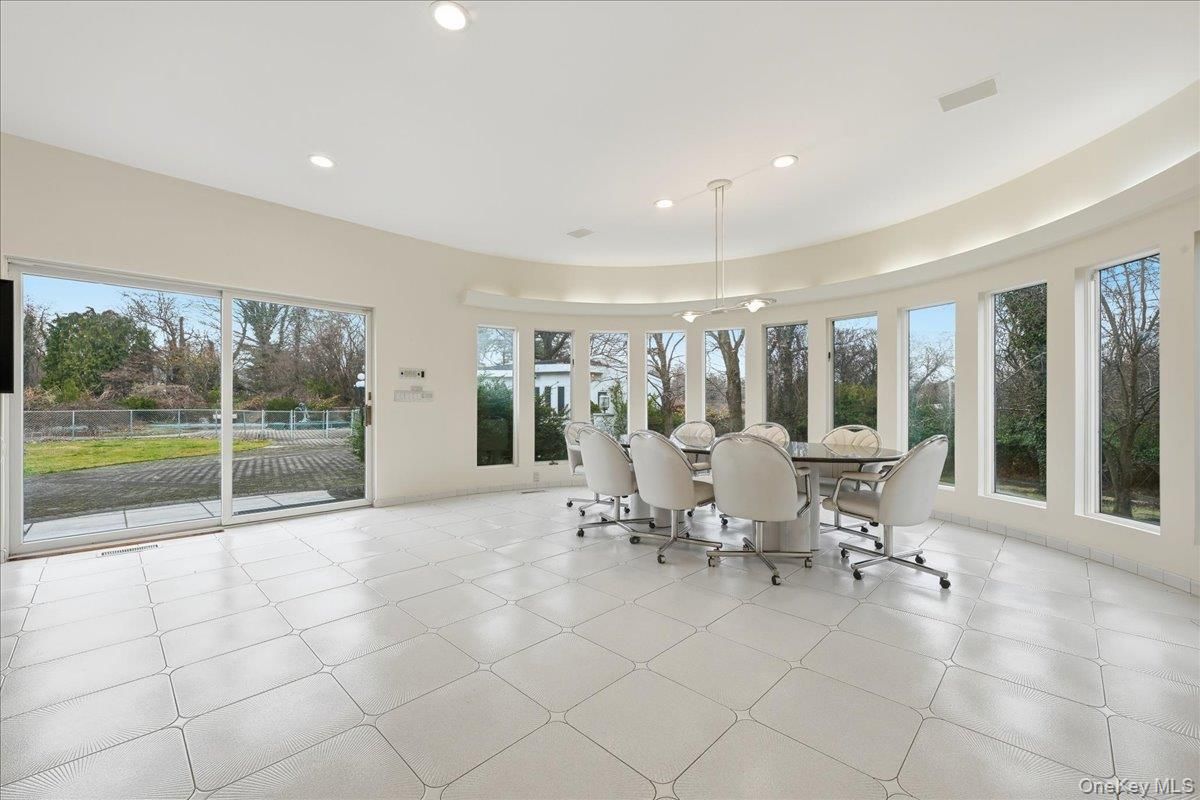 Dining room, Interior, Recessed Lighting