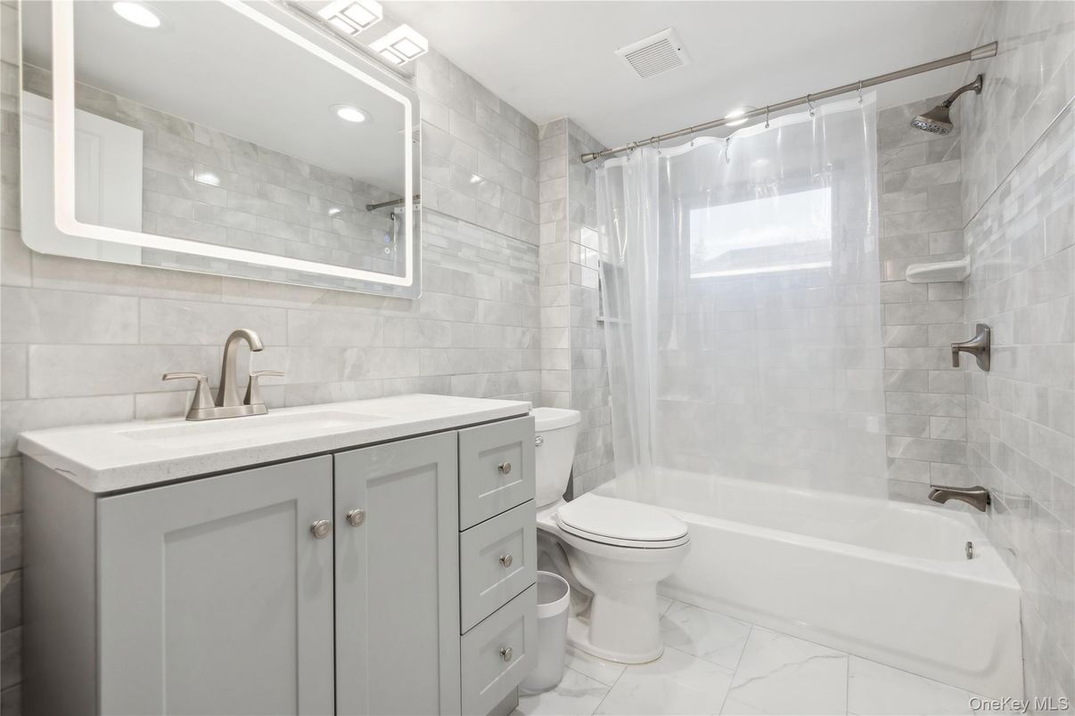 Bathroom, Interior, Marble, Recessed Lighting