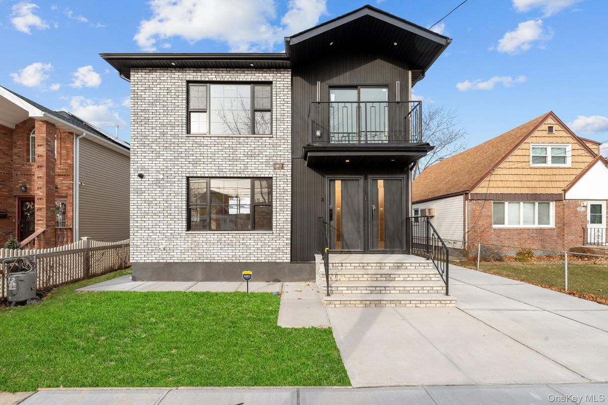 Exterior, Facade, Brick Facade, Farmhouse