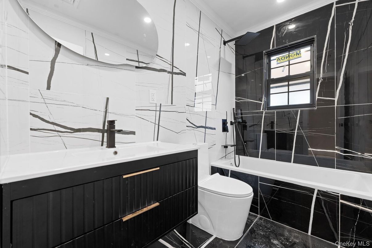 Bathroom, Interior, Marble Walls, Recessed Lighting