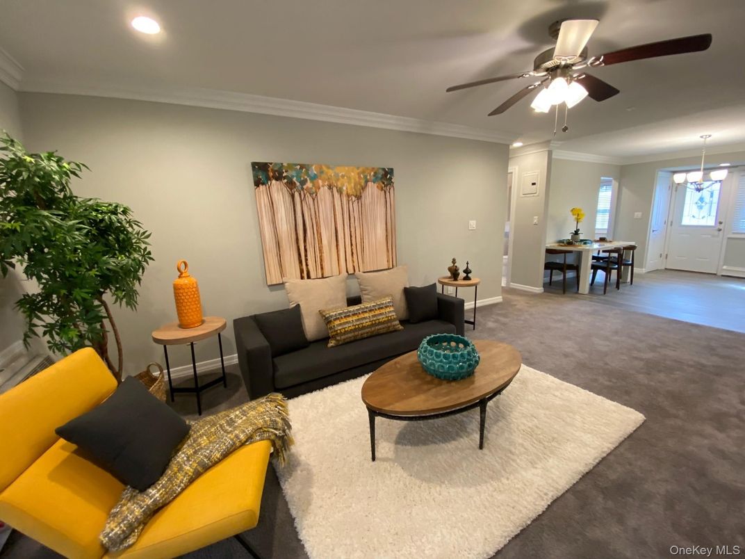 Dining room, Interior, Living room, Pendant Lights, Recessed Lighting