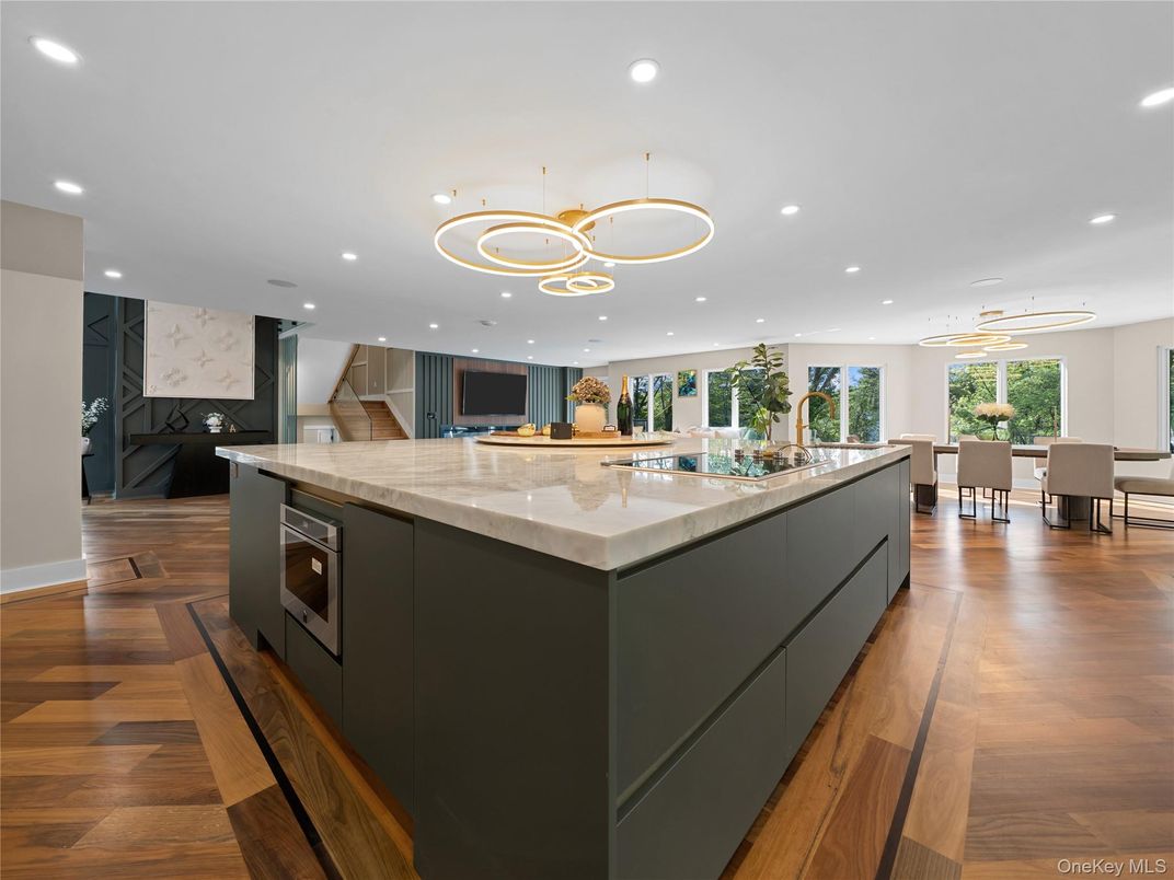 Dining room, Interior, Kitchen, Pendant Lights, Recessed Lighting, Wood Texture Flooring