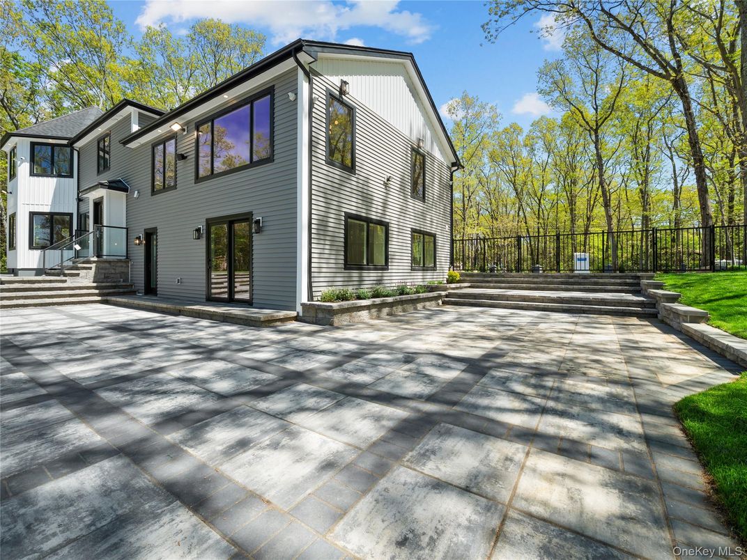 Exterior, Facade, Farmhouse