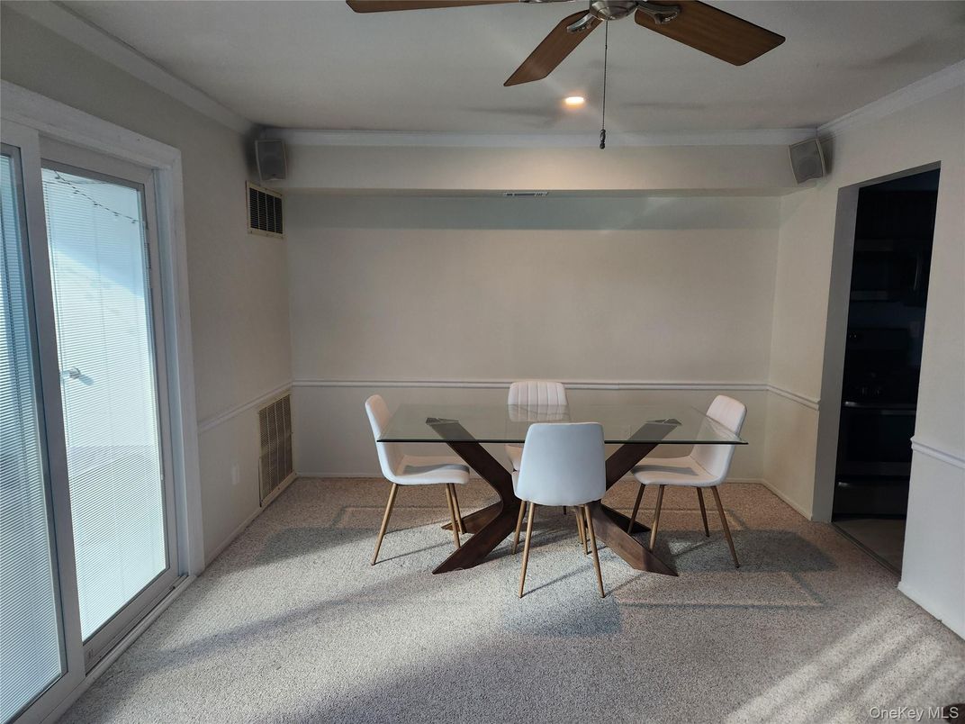 Dining room, Interior, Recessed Lighting