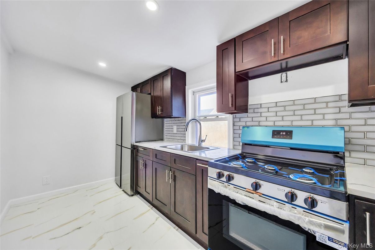 Interior, Kitchen, Marble, Recessed Lighting, Stainless Steel Appliances