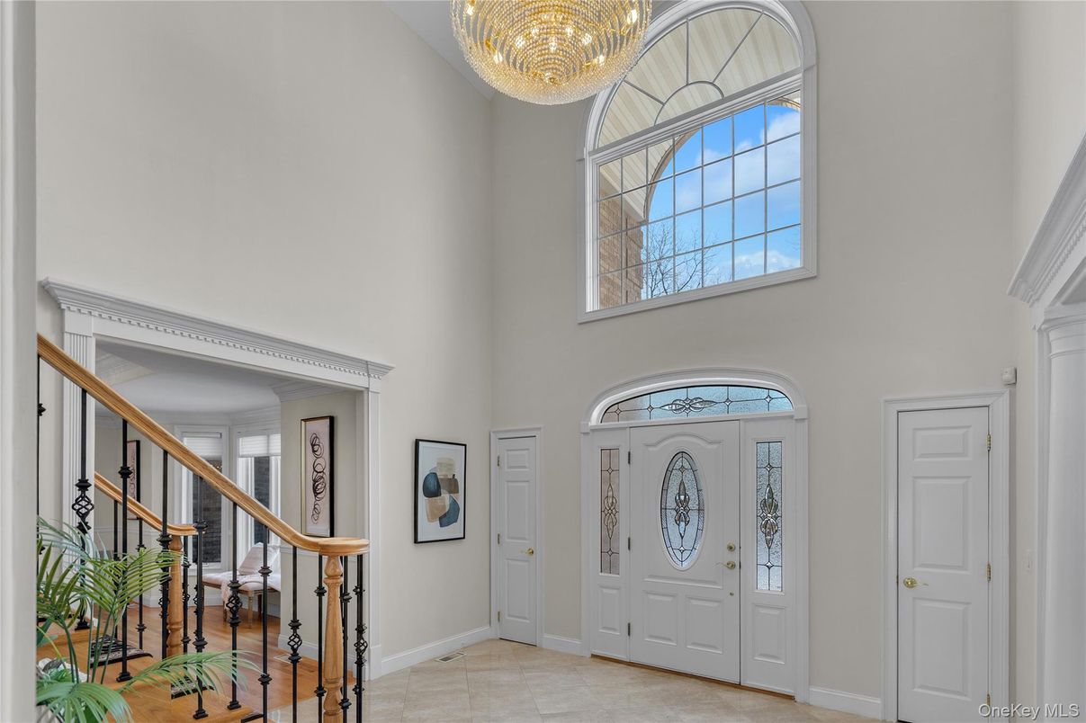 Chandelier, Interior