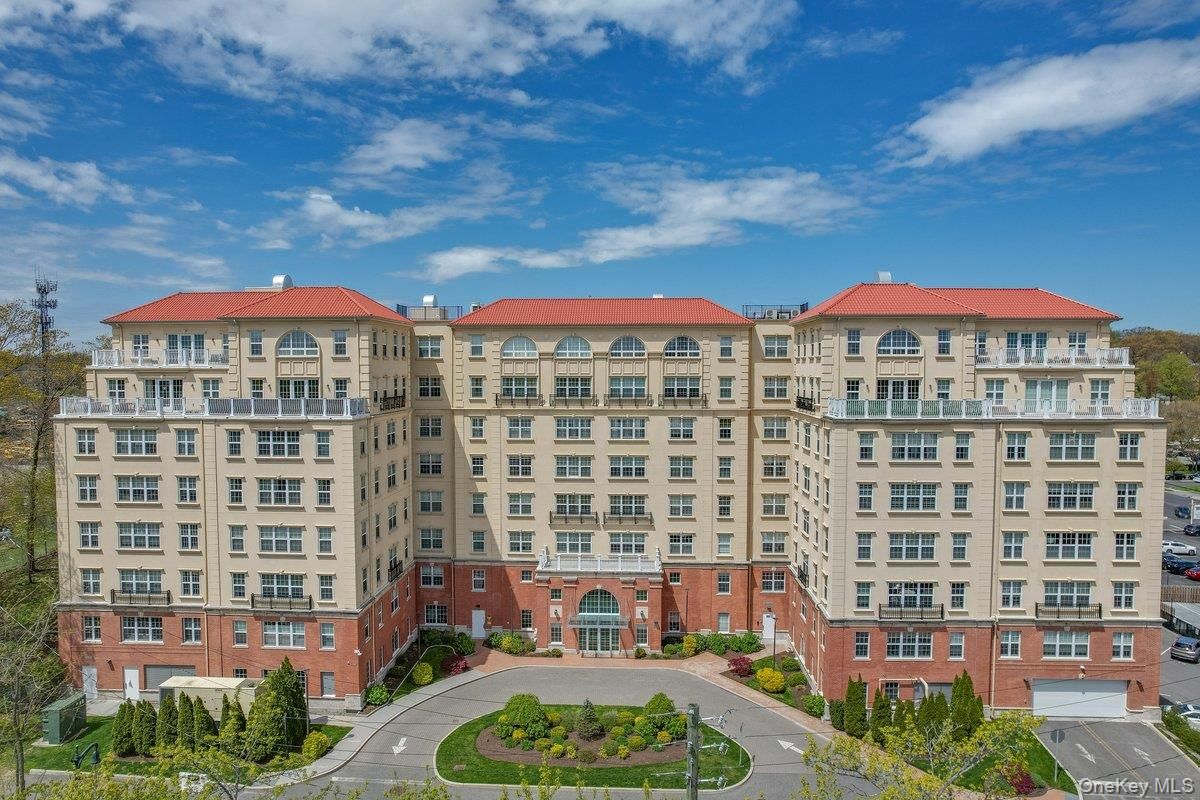 Exterior, Facade, Condo Building