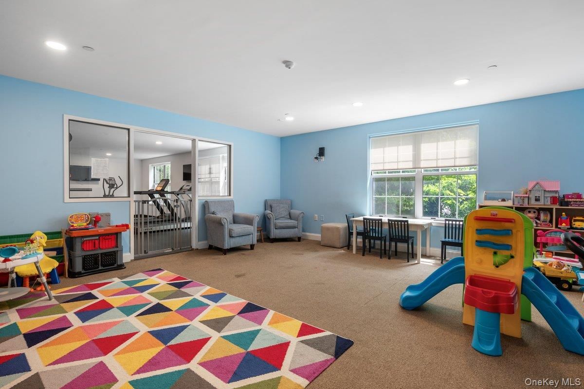 Dining room, Interior, Recessed Lighting