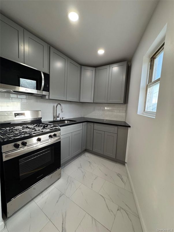 Interior, Kitchen, Marble, Recessed Lighting