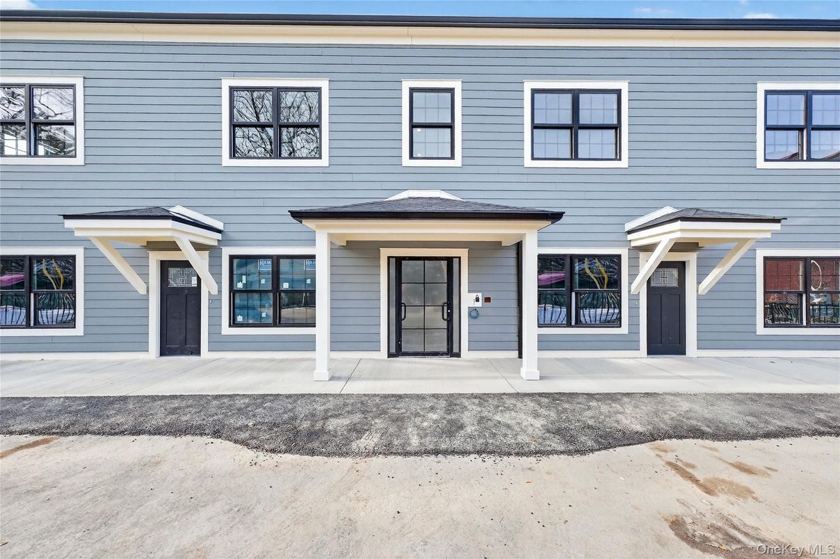 Exterior, Facade, Georgian