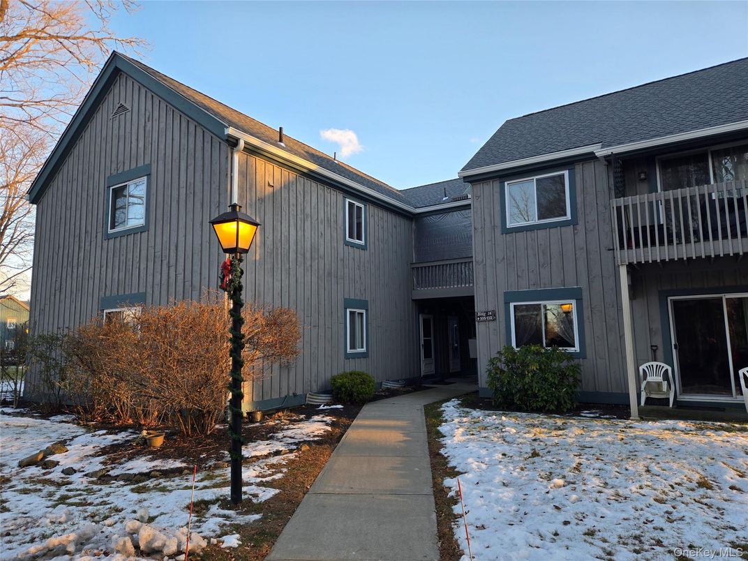 Exterior, Facade, Farmhouse