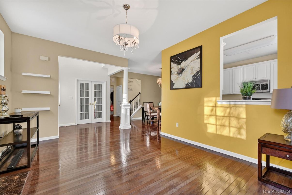 Chandelier, Interior, Wood Texture Flooring