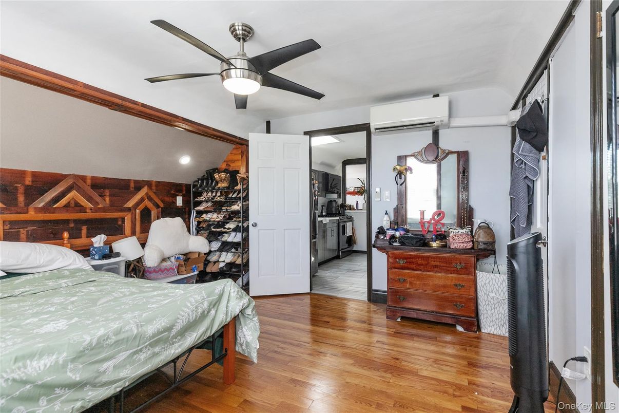 Bedroom, Interior, Kitchen, Recessed Lighting, Wood Texture Flooring