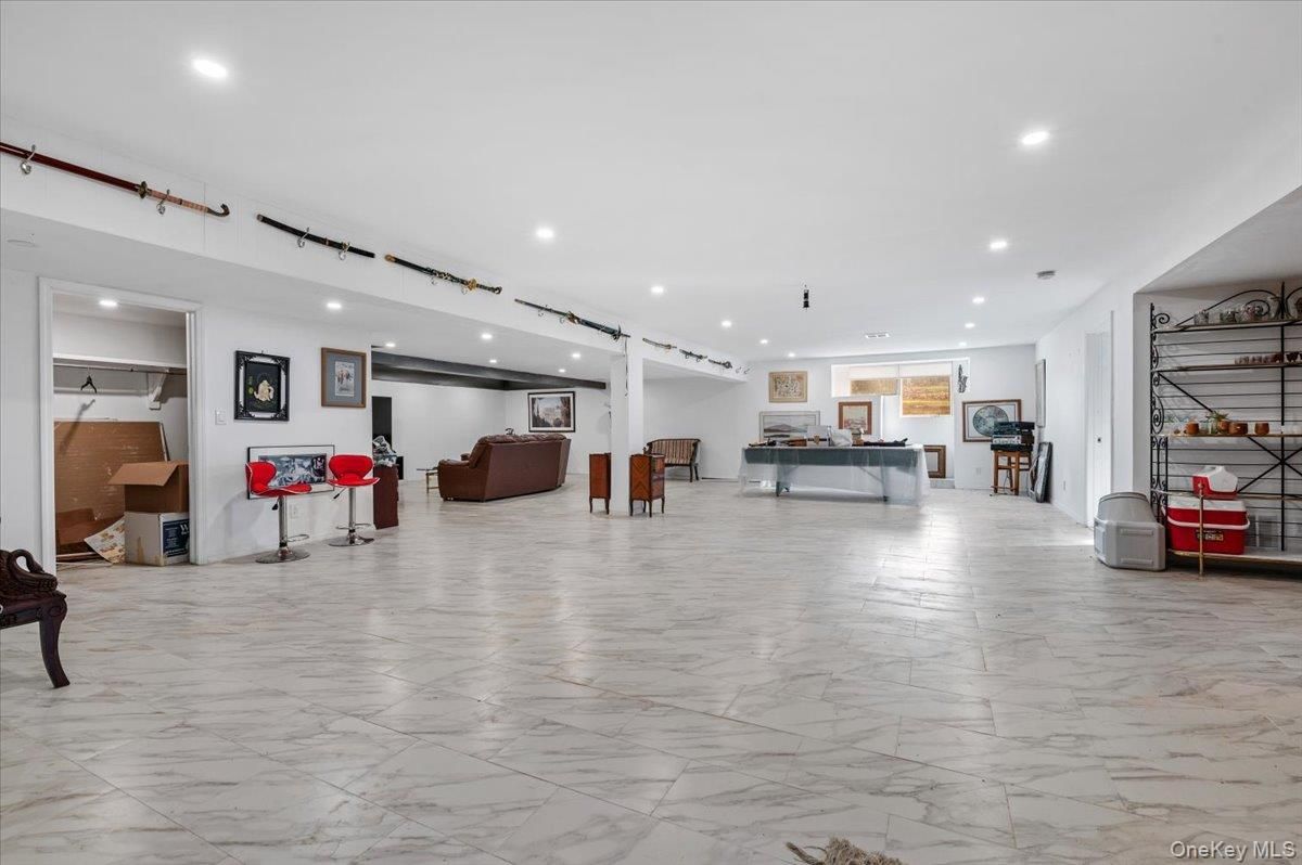 Game Room, Interior, Marble, Recessed Lighting