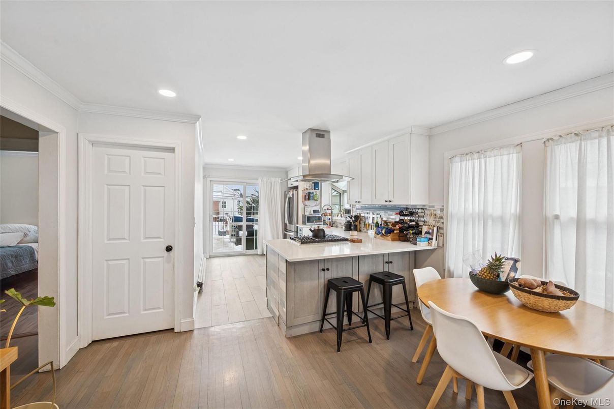 Dining room, Interior, Kitchen, Recessed Lighting, Wood Texture Flooring