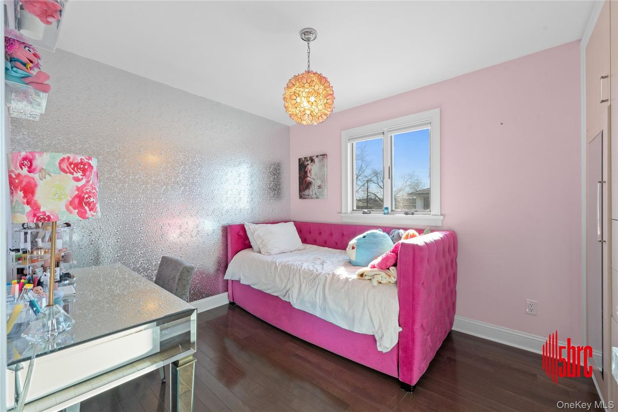 Bedroom, Chandelier, Dining room, Interior, Pendant Lights, Wood Texture Flooring
