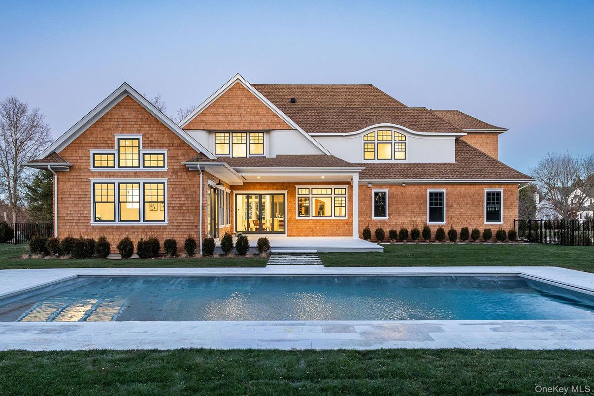 Exterior, Facade, Brick Facade, Pool, Brick Traditional