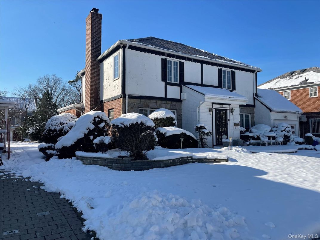 Exterior, Facade, Brick Facade, Split Level