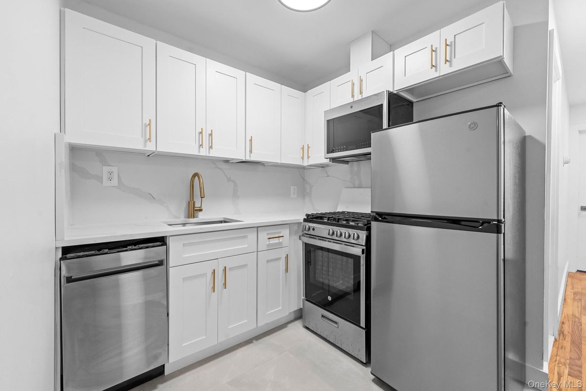 Interior, Kitchen, Stainless Steel Appliances
