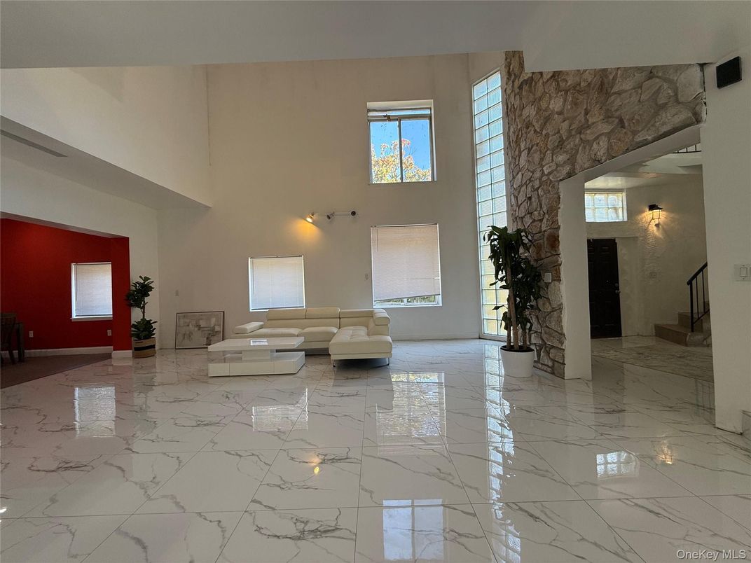 DE Listing image placeholder