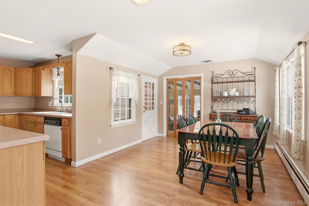 Dining room, Interior, Kitchen, Recessed Lighting, Wood Texture Flooring