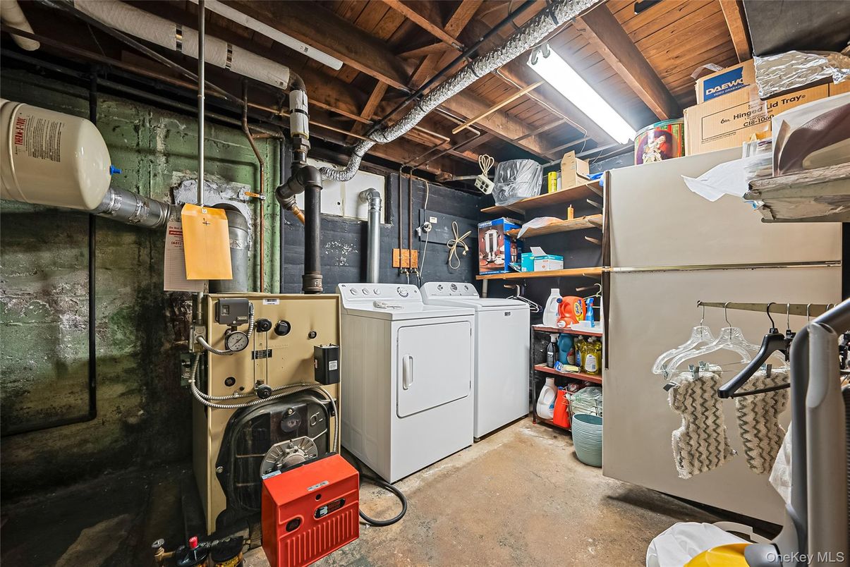 Interior, Washer, Wooden Beams, Wooden Ceilings