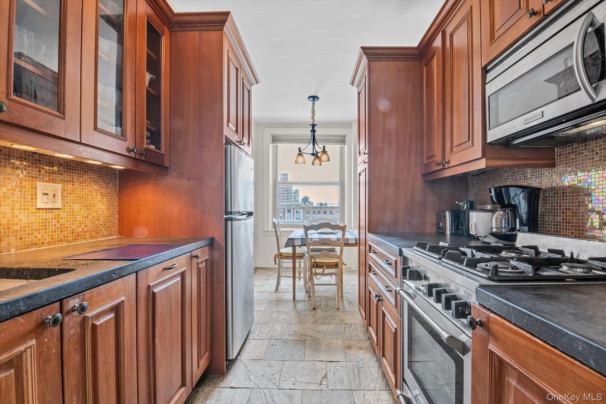 Chandelier, Dining room, Interior, Kitchen, Pendant Lights