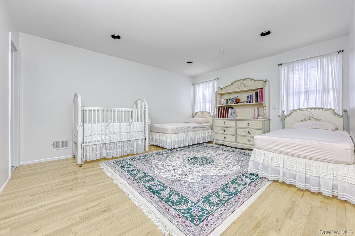 DE Listing image placeholder