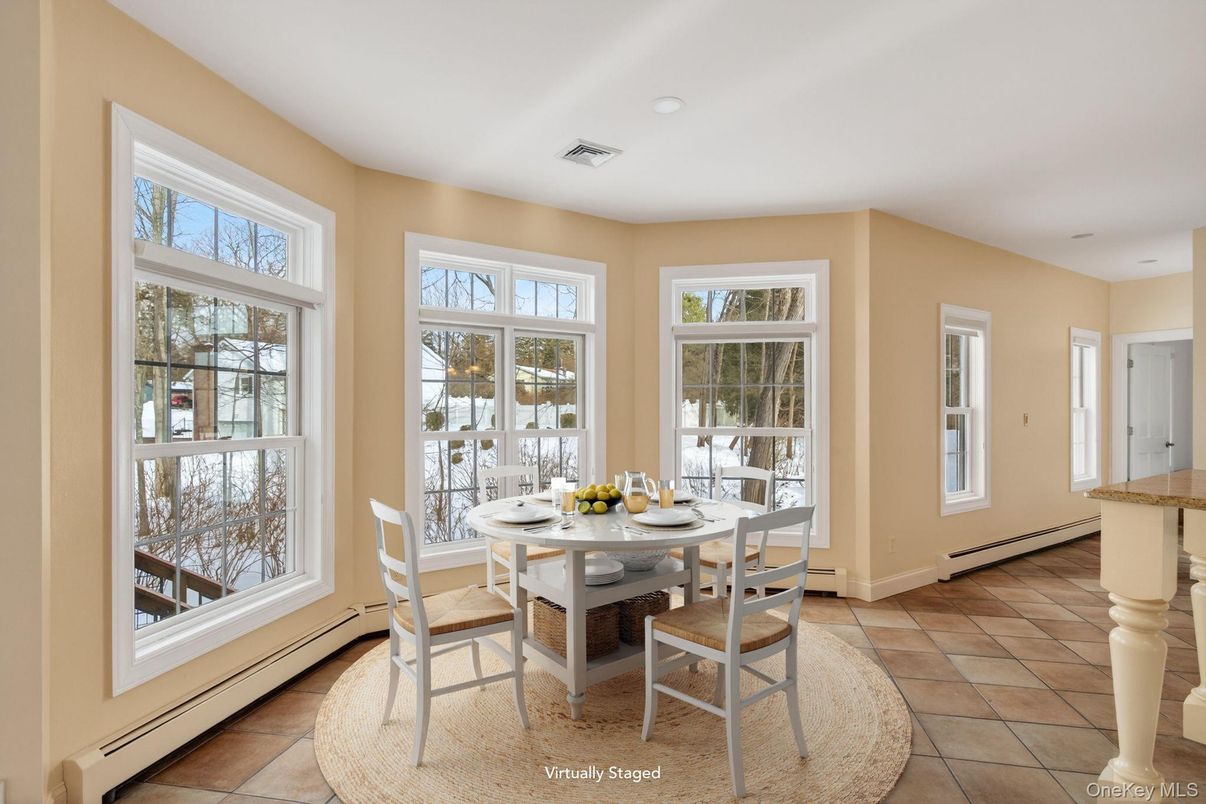 Dining room, Interior, Recessed Lighting