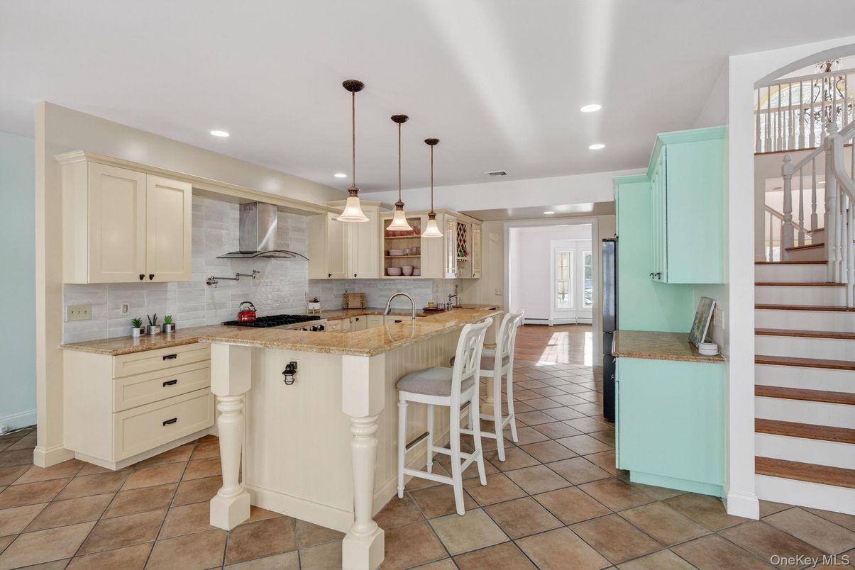 Interior, Kitchen, Pendant Lights, Recessed Lighting, Stainless Steel Appliances