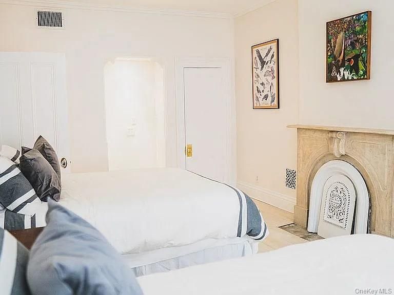 DE Listing image placeholder