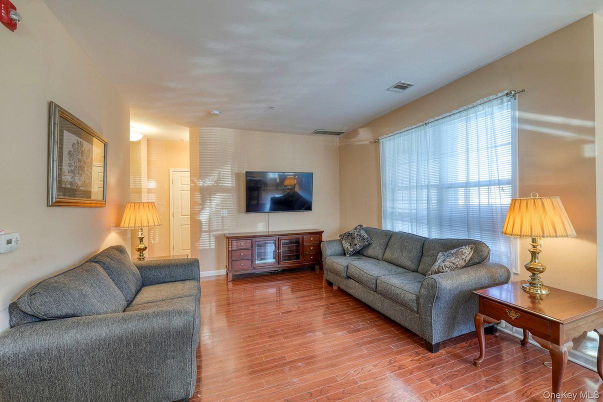 DE Listing image placeholder