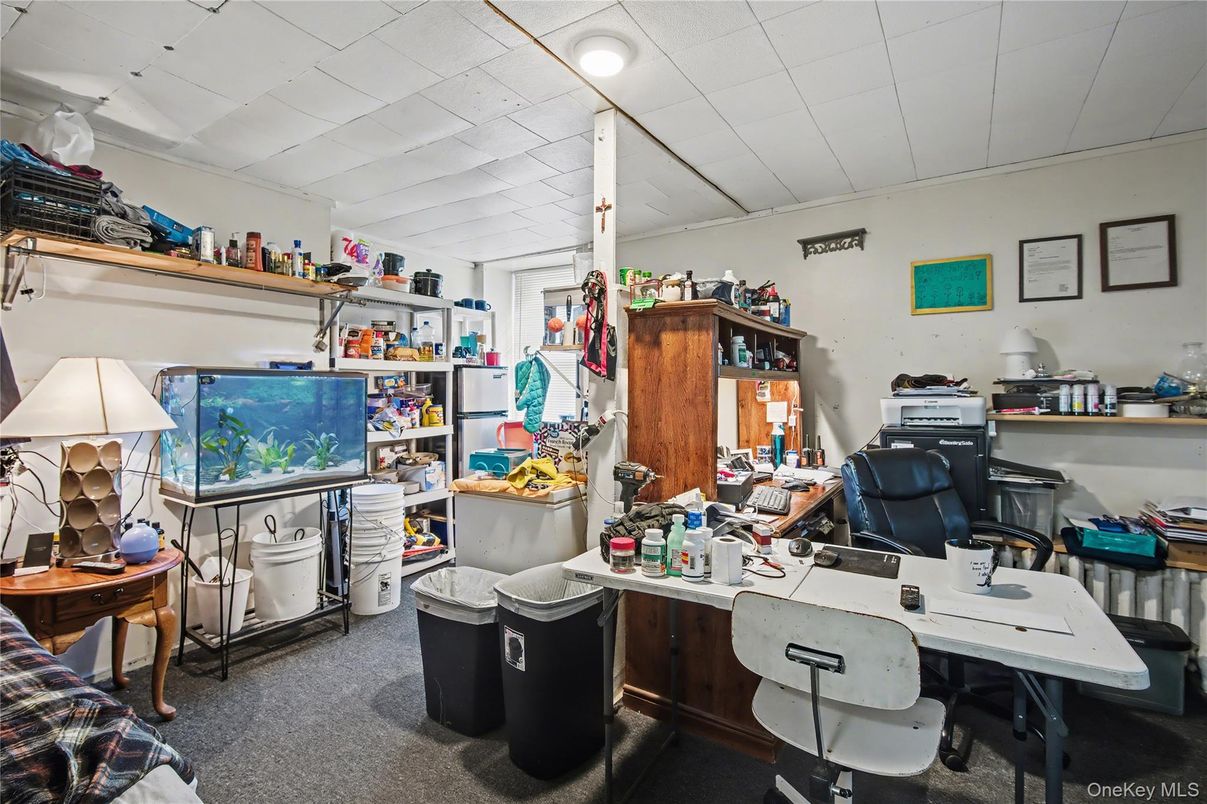 Home Office, Interior