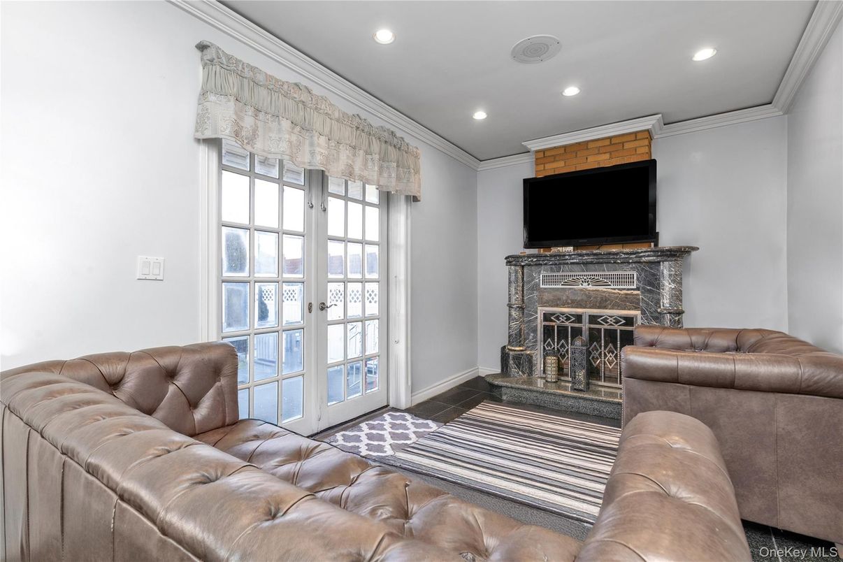 Fireplace, Interior, Living room, Recessed Lighting