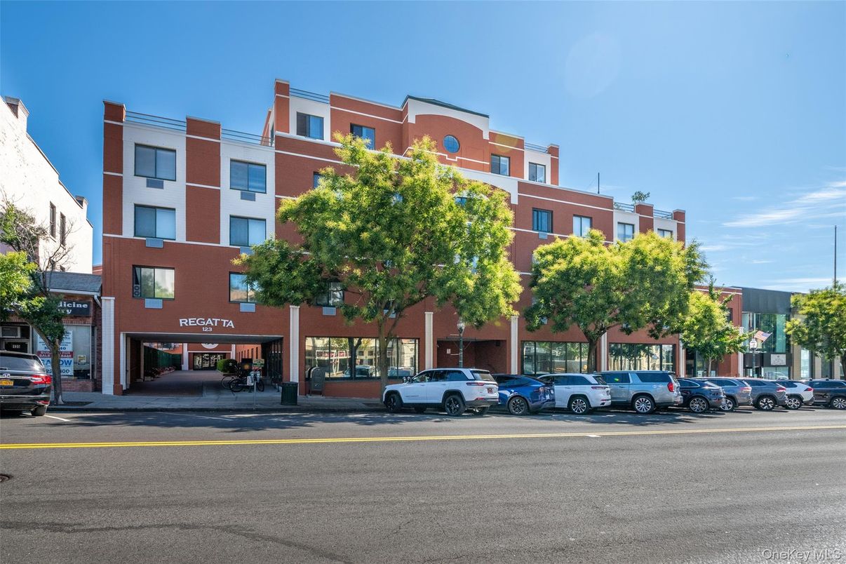 Exterior, Facade, Condo Building