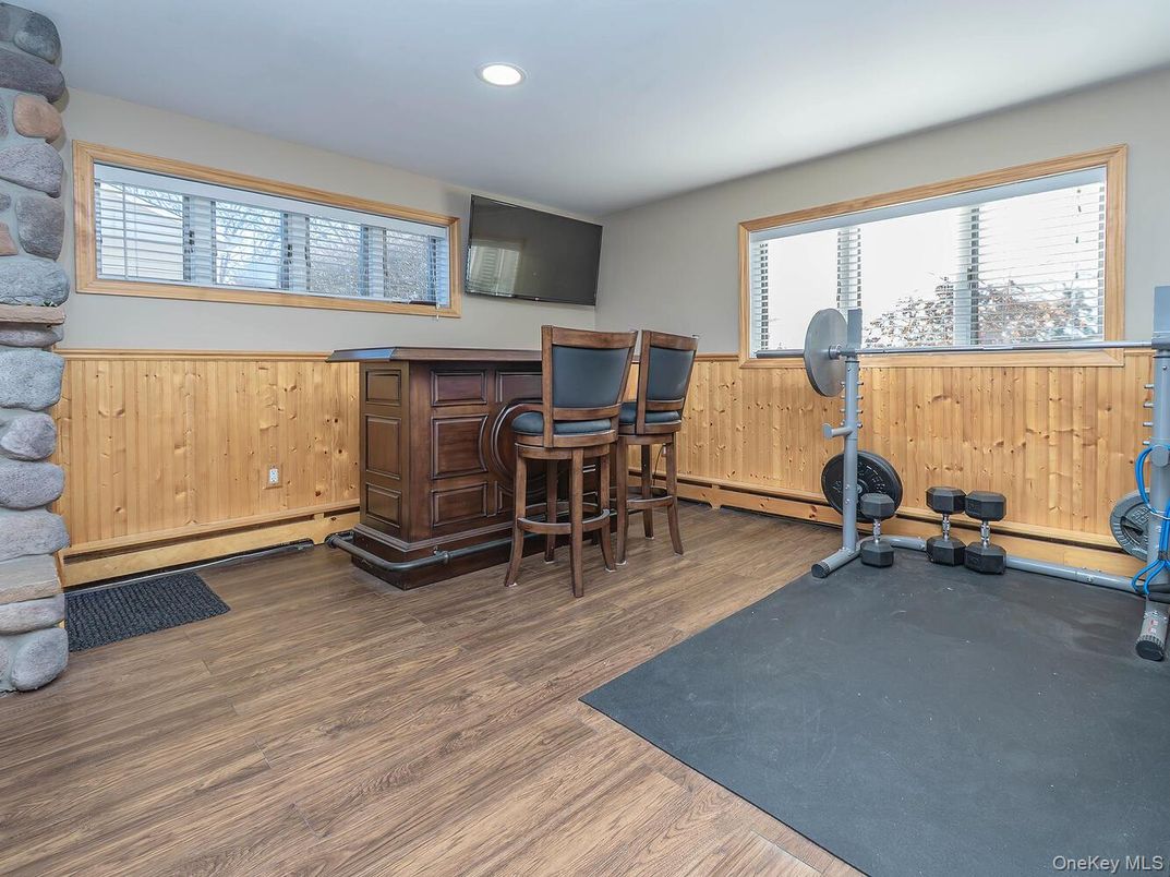 Fitness Equipment, Interior, Recessed Lighting, Wood Texture Flooring