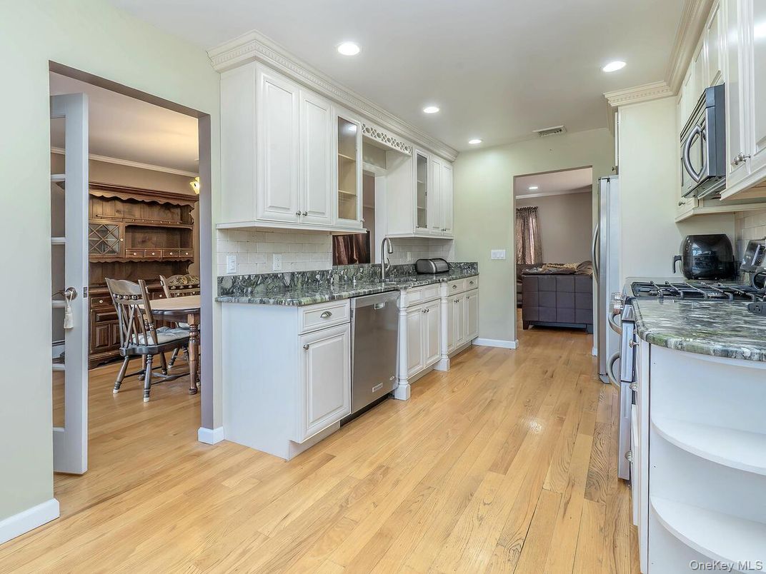 Dining room, Interior, Kitchen, Recessed Lighting, Wood Texture Flooring