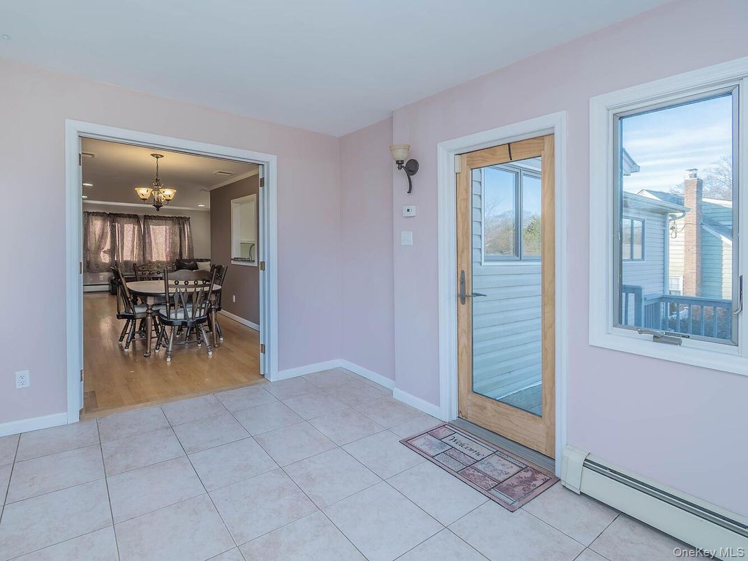 Chandelier, Dining room, Interior, Recessed Lighting, Wood Texture Flooring