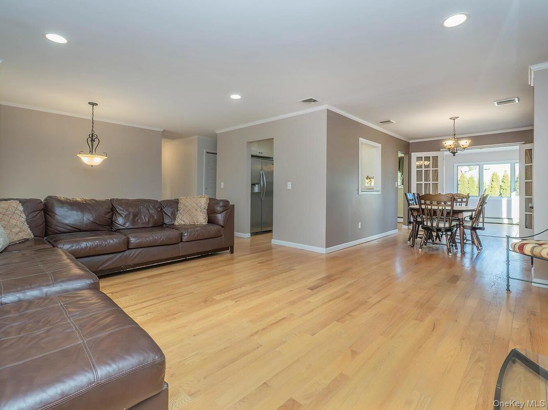Chandelier, Dining room, Interior, Living room, Pendant Lights, Recessed Lighting, Wood Texture Flooring